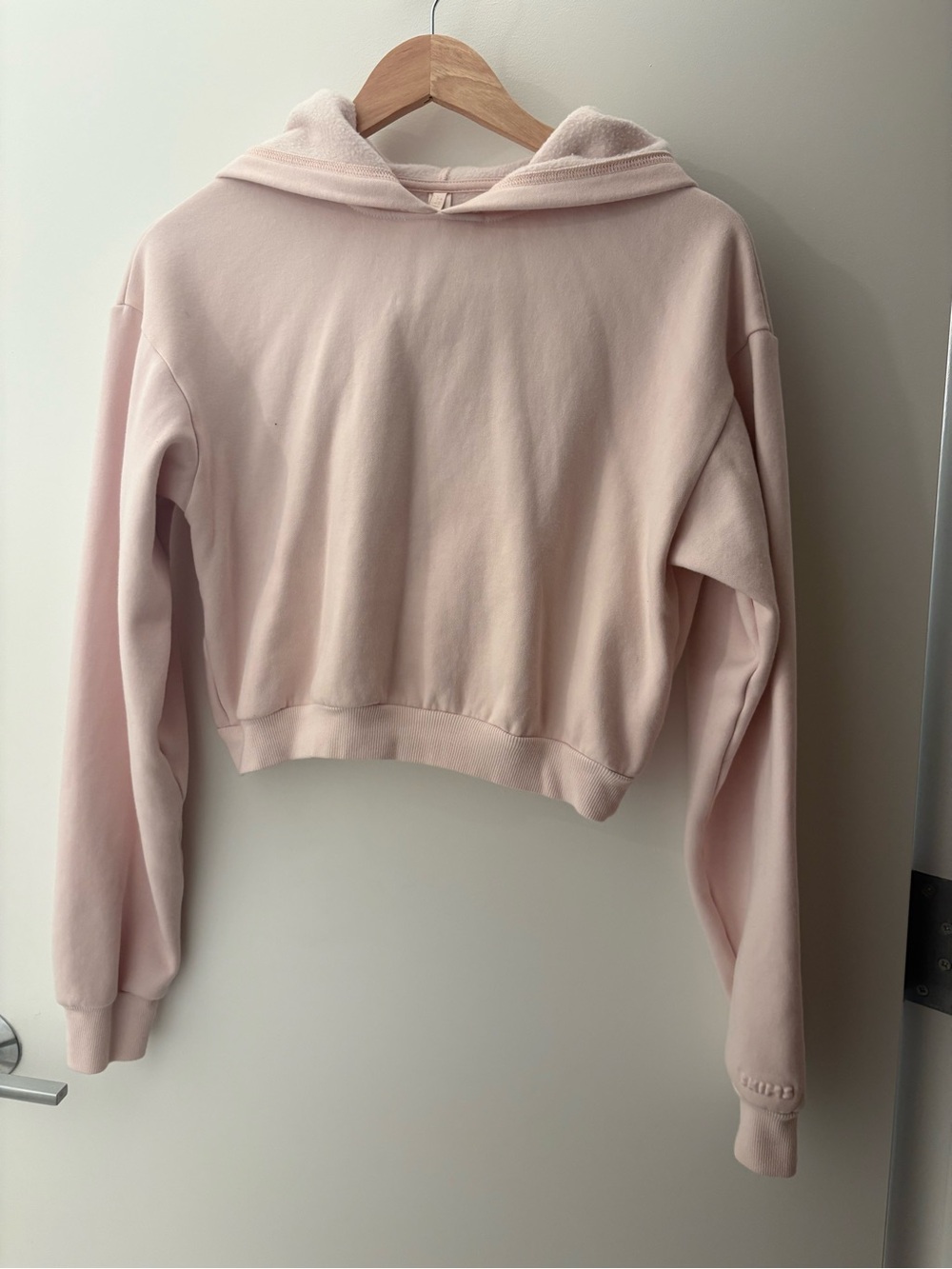 SKIMS Cropped Hoodie - Blush Pink